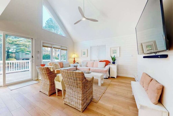 TV, DVD player, offices - South Bethany cottage with private pool, firepit, & more - 5 minutes from beach (South Bethany)