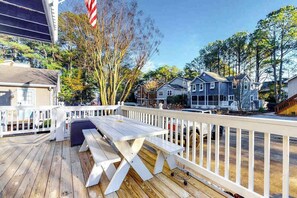 Outdoor dining - South Bethany cottage with private pool, firepit, & more - 5 minutes from beach (South Bethany)