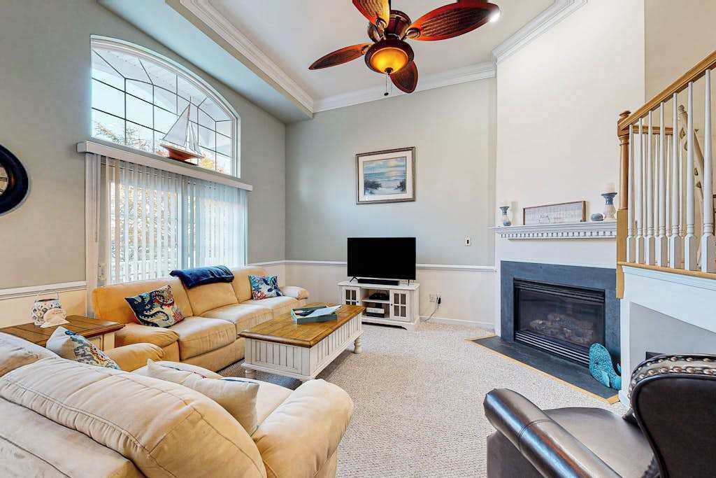 TV, fireplace, offices