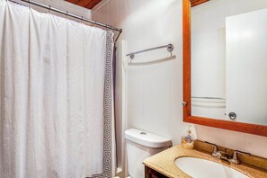 Shower, towels - Dog-friendly oceanfront escape at Lewes with fast WiFi & AC - right on the beach (Lewes)