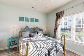 Iron/ironing board, WiFi, bed sheets - Village of Five Points pet friendly condo with pool, gym, and tennis access (Lewes)