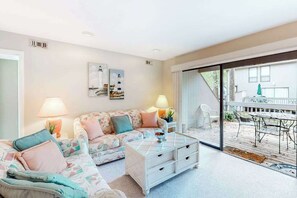 TV, DVD player, offices - Sea Colony Tennis 1st floor condo w/ pool, free WiFi, and shared sauna (Bethany Beach)