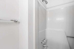 Shower, towels - Bethany Pines Townhouse w/Free WiFi, Private Washer and Dryer, & Shared Pool (Bethany Beach)