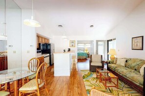 TV, DVD player, offices - Sea Colony Tennis 1st floor condo w/ pool, basketball court, and shared sauna (Bethany Beach)