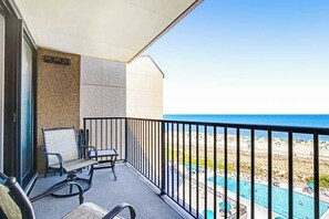 Property grounds - Sea Colony Oceanfront Condo w/Balcony, Free WiFi, Shared Pools, Hot Tub, Gym (Bethany Beach)