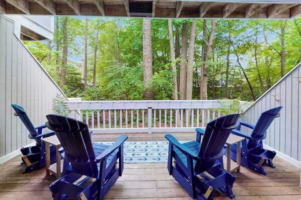 Terrace/patio - Sea Colony Condo w/ Private Beach, WiFi, Shared Pool/Hot Tub, Central AC, & Deck (Bethany Beach)