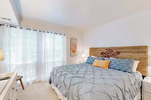 Iron/ironing board, WiFi, bed sheets - Sea Colony Condo w/ Private Beach, WiFi, Shared Pool/Hot Tub, Central AC, & Deck (Bethany Beach)