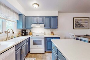Fridge, microwave, oven, stovetop - Sea Colony Condo w/ Private Beach, WiFi, Shared Pool/Hot Tub, Central AC, & Deck (Bethany Beach)