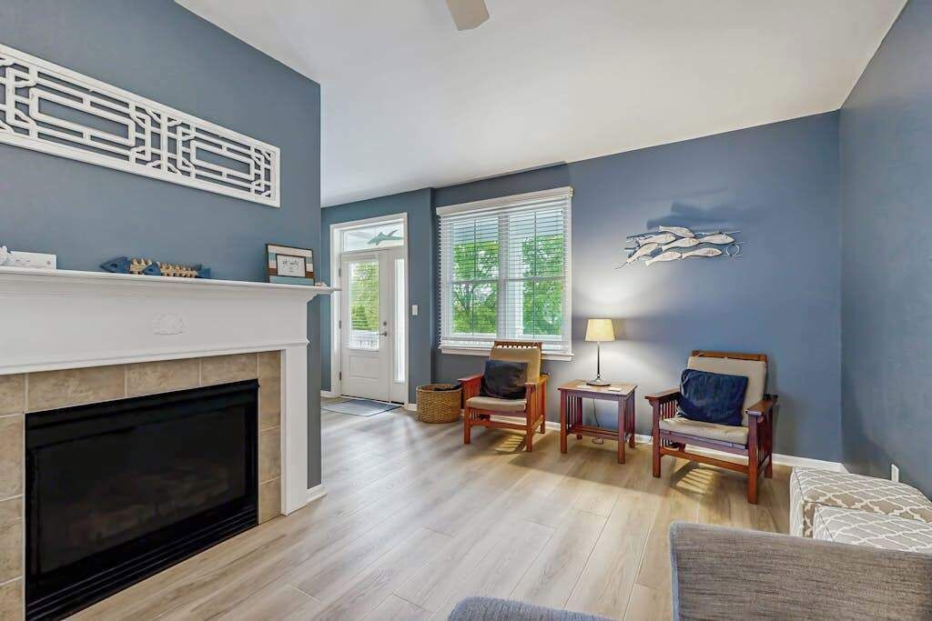 TV, fireplace, offices