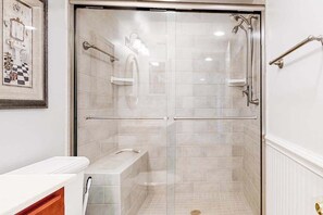 Shower, hair dryer, towels - Sea Colony beachfront condo with balcony, fast WiFi, pools, gym & central AC (Bethany Beach)