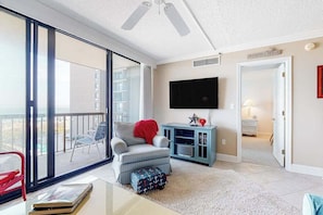 TV, DVD player, offices - Sea Colony beachfront condo with balcony, fast WiFi, pools, gym & central AC (Bethany Beach)