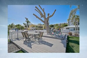 Outdoor dining - The beach is 03 minutes away - North (Sarasota)