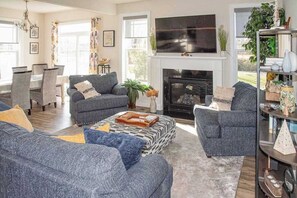 TV, fireplace, offices - Lovely home with community amenities for all including a weekend beach shuttle (Millville)