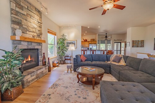 Ranch Escape | Near Verde River, 2 King Suites, Sleeps 9