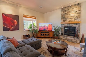 Smart TV, fireplace, books - Ranch Escape | Near Verde River, 2 King Suites, Sleeps 9 (Camp Verde)