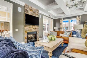 TV, offices - Bishops Landing corner lot with WiFi, AC, patio, & pool/tennis/fitness center (Millville)