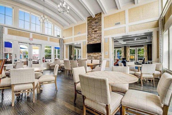 Dining - Bishops Landing corner lot with WiFi, AC, patio, & pool/tennis/fitness center (Millville)