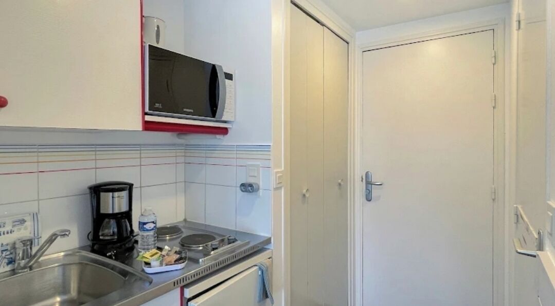 Economy Twin Room, Non Smoking, Balcony | Private kitchen | Toaster, high chair
