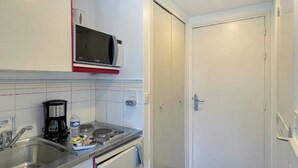 Phòng 2 giường đơn Economy, không hút thuốc, ban công | Bếp riêng