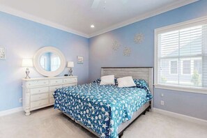 Iron/ironing board, WiFi, bed sheets - Bayside Resort home close to the beach with shared pools & hot tub - dogs OK (Selbyville)