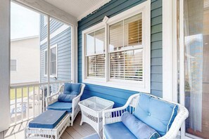 Terrace/patio - Bayside Resort home close to the beach with shared pools & hot tub - dogs OK (Selbyville)