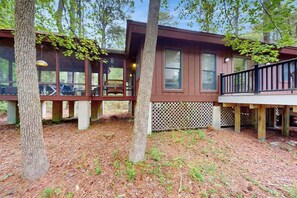 Terrace/patio - Relaxing South Bethany beach retreat with access to private beach and screened p (South Bethany)
