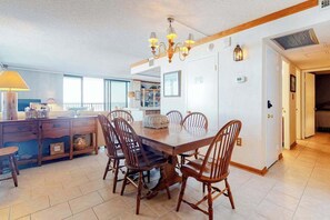 Dining - Sea Colony corner condo with ocean views, wraparound balcony, pools, & beach (Bethany Beach)