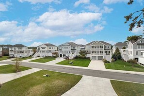 Exterior - Resort Living in Bethany. AC/Pool and more. (Bethany Beach)