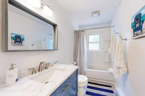Shower, towels - Town of South Bethany oceanside cottage with screened porch, outdoor shower, W/D (South Bethany)