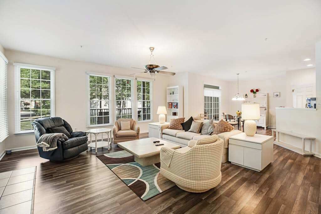 TV, fireplace, offices