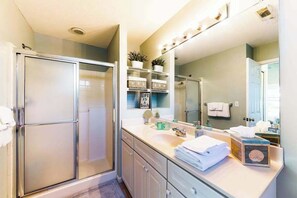 Shower, hair dryer, towels - Forest Reach home near beach with pool access & W/D - dog-friendly (Frankford)