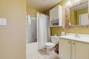Shower, towels - Bethany Bay condo with bay views, athletic courts, pool, fireplace, & balcony (Ocean View)