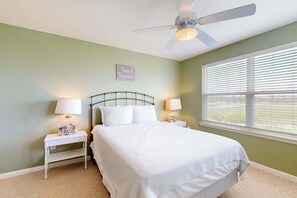 Desk, WiFi, bed sheets - Bethany Bay condo with bay views, athletic courts, pool, fireplace, & balcony (Ocean View)