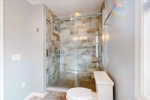Shower, towels - Bethany Beach luxury coastal retreat - blocks from downtown, beach & EV charger (Bethany Beach)