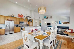 Dining - Bear Trap Dunes dog-friendly retreat with serene water views (Ocean View)
