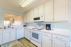 Fridge, microwave, oven, stovetop - Bethany Bay water-view c with pool, on-site golf & sports courts access (Ocean View)