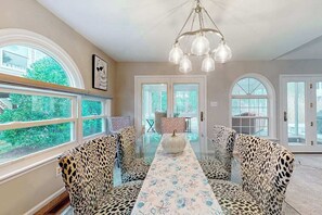 Dining - Spacious Salt Pond home with private deck & pool/hot tub/tennis access (Bethany Beach)