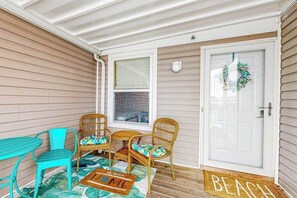 Terrace/patio - Bethany Bay Condo with Pool, Tennis Court, & on-site golf (Ocean View)
