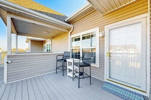 Property grounds - Bethany Bay water-view condo with pool, on-site golf & sports courts access (Ocean View)