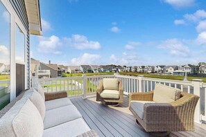 Terrace/patio - Marlin Chase home with resort amenities, patio, grill, balcony & pool (Ocean View)