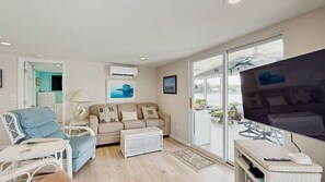 TV, DVD player - Town of Ocean View dog friendly home w/cable, streaming & free WIFI (Ocean View)