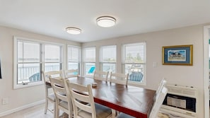 Dining - Town of Ocean View dog friendly home w/cable, streaming & free WIFI (Ocean View)