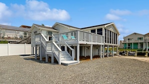 Exterior - Town of Ocean View dog friendly home w/cable, streaming & free WIFI (Ocean View)