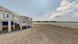 Property grounds - Town of Ocean View dog friendly home w/cable, streaming & free WIFI (Ocean View)