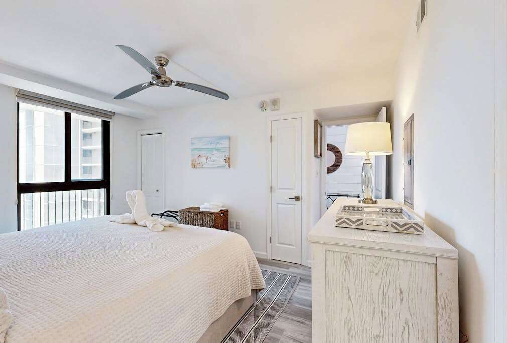 Sea Colony Oceanfront 6th Floor Condo W/free Wifi, Pool & Balcony W/ocean View - Bethany Beach, DE