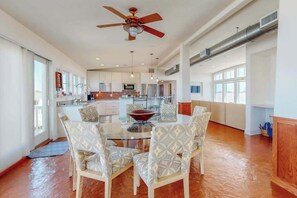 Dining - Town of Fenwick Island bay front house w/deck, patio, bay views, grill (Fenwick Island)