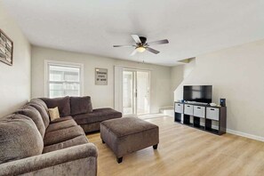 TV, offices - Bethany Meadows townhouse w/shared pool, tennis, close to beach (Frankford)