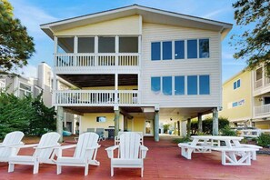 Outdoor dining - South Bethany bay front house w/amazing views, deck, patio, balcony, grill (Bethany Beach)