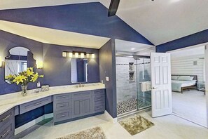 Shower, hair dryer, towels - Bethany Lakes house with a community pool, gym, tennis & free WiFi (Bethany Beach)