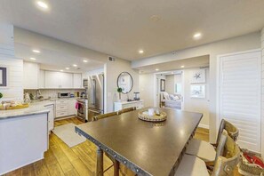 Dining - Sea Colony 2nd floor oceanside condo w/community pools, tennis, fitness center (Bethany Beach)